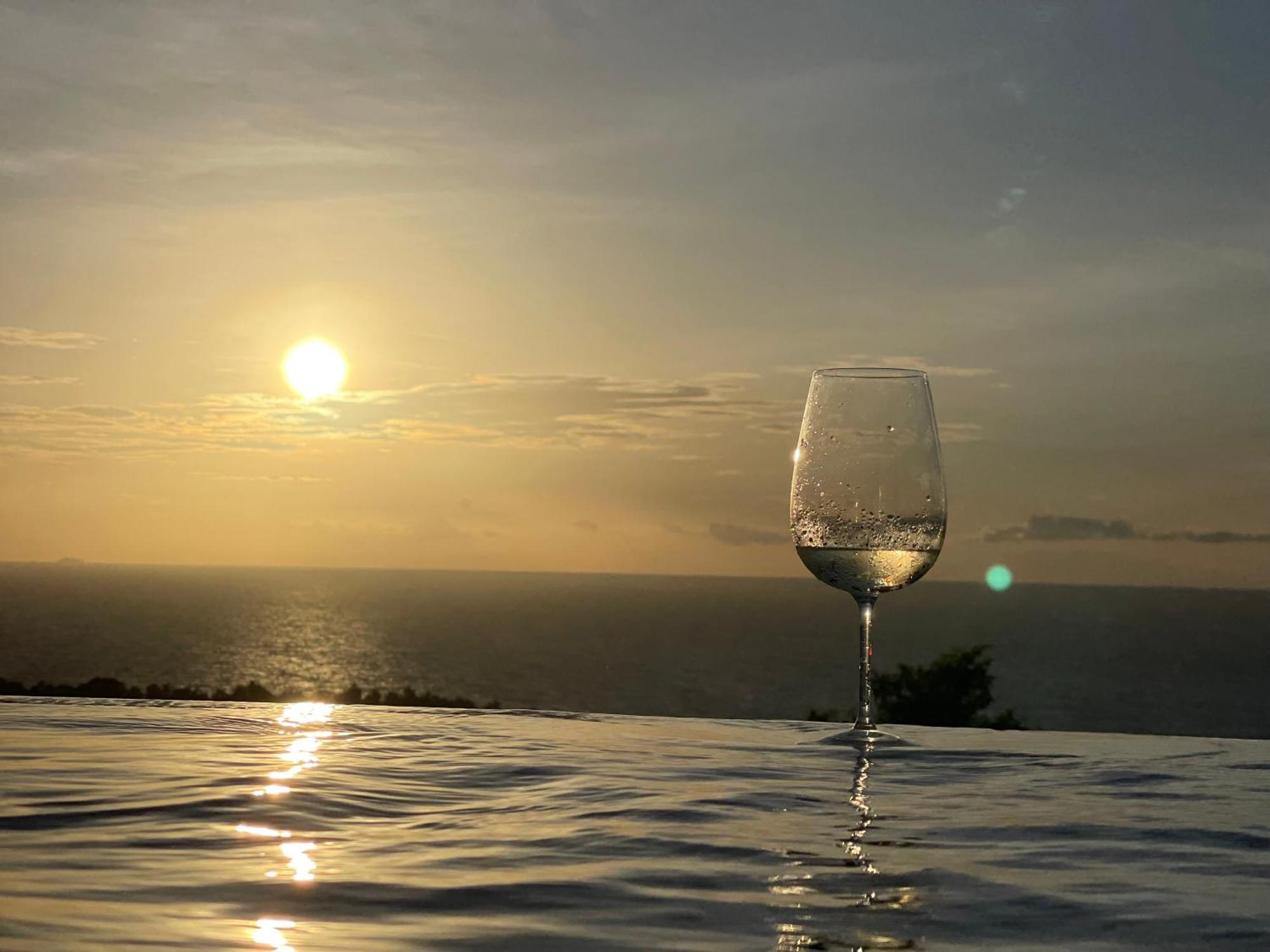 Infinity Villa Салад-Бич Экстерьер фото
